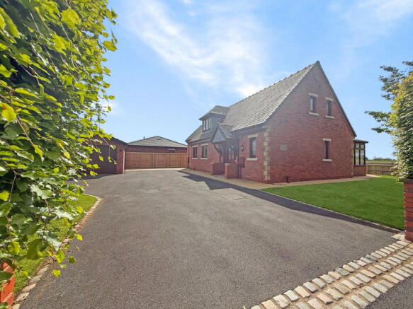 3 bed property, in Nursery Lane, £499,950