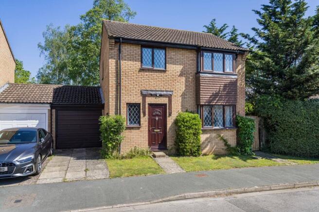 3 bed property, in Medina Gardens, £375,000