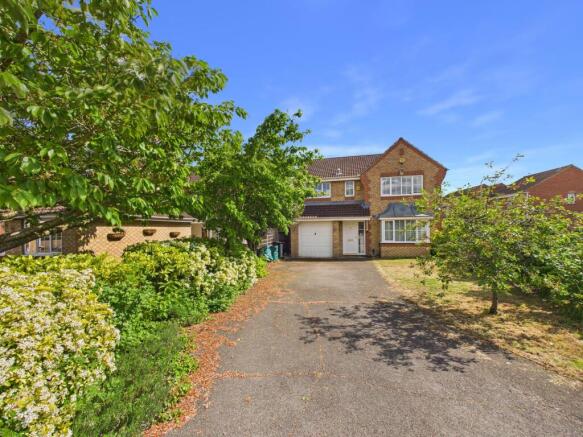 4 bed property, in Paddick Drive, £650,000