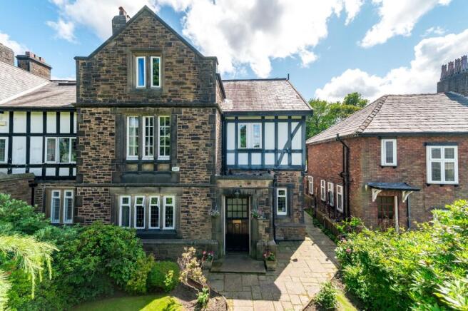 5 bed property, in Church Road, £575,000