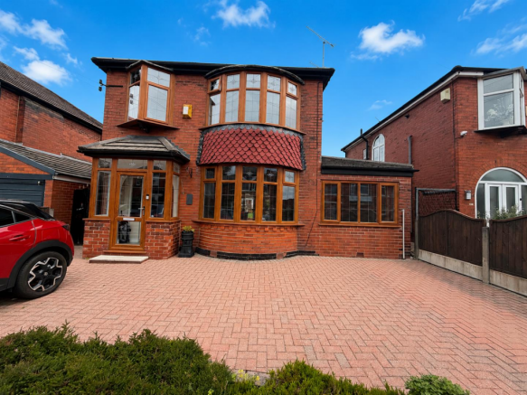 3 bed property, in Moston Lane East, £360,000