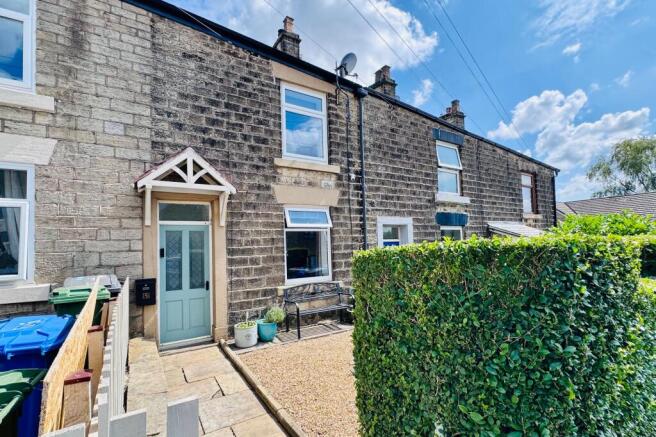 3 bed property, in Moorfield Terrace, £190,000