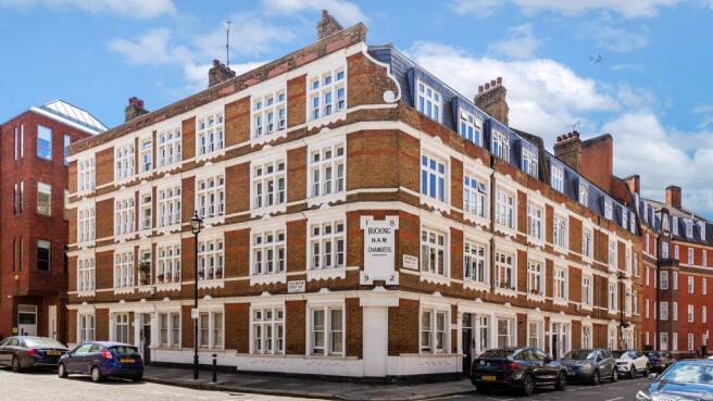 1 bed property, in 20 Buckingham Chambers, £280,000
