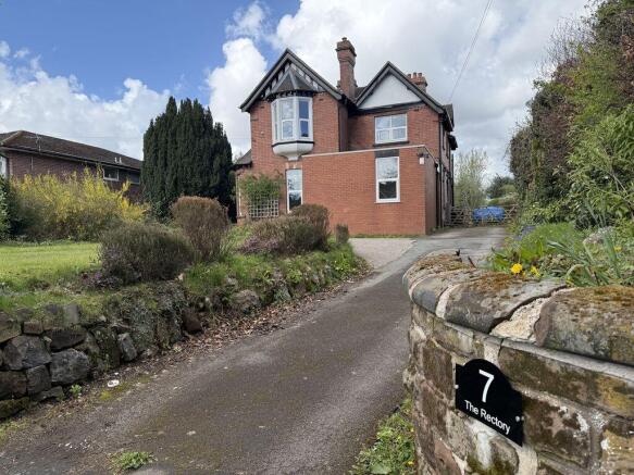 5 bed property, in Cheadle Road, £650,000