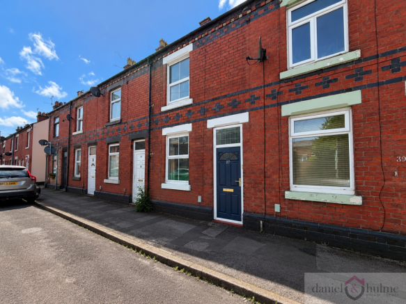 2 bed property, in Picton Street, £130,000