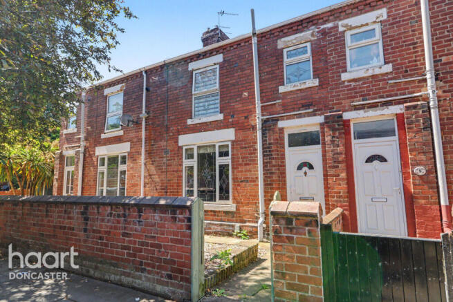 3 bed property, in Senior Road, £90,000