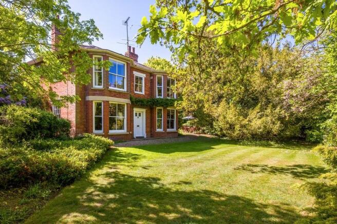 5 bed property, in Debenham, £650,000