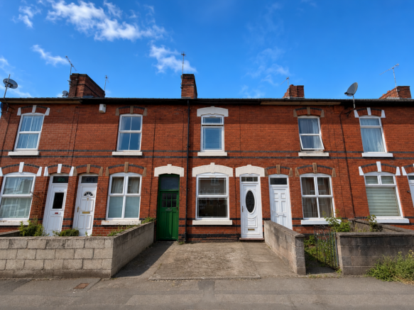 2 bed property, in 402 Anglesey Road, £115,000