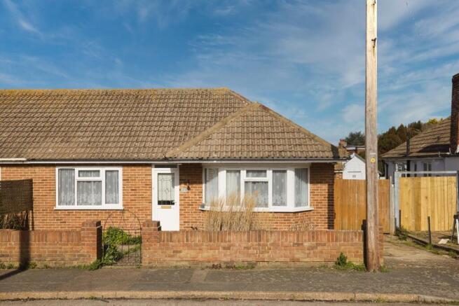 2 bed property, in Sandwood Road, £285,000