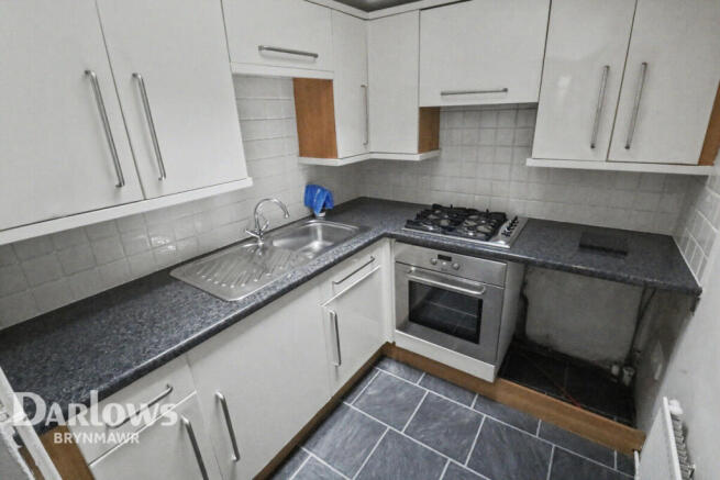 2 bed property, in Boundary Street, £125,000