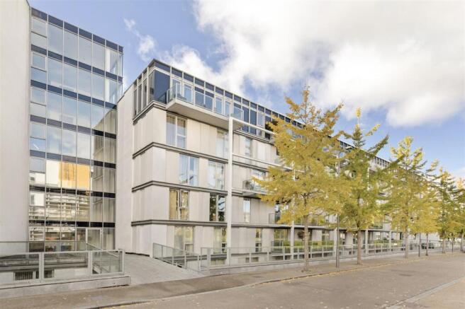 1 bed property, in Hudson Apartments, £315,000