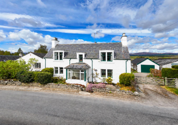3 bed property, in Rose Cottage, £345,000