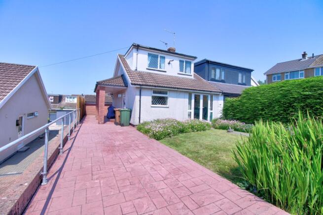 4 bed property, in Vancouver Drive, £220,000