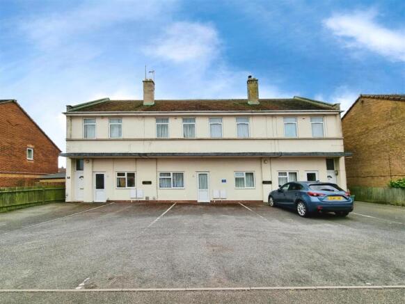 9 bed property, in Welford Avenue, £550,000