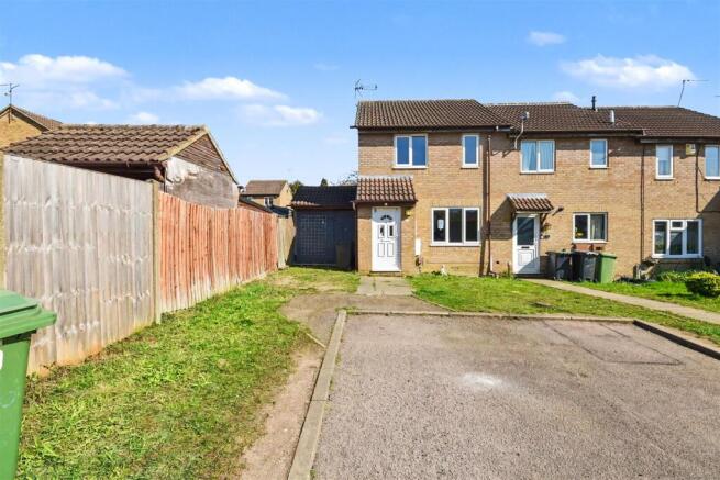 3 bed property, in Beech Close, £170,000