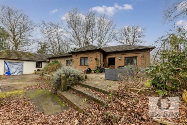 5 bed property, in Cromer Road, £550,000