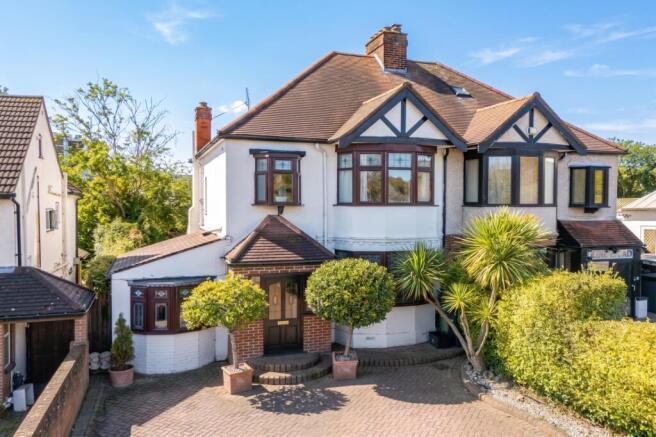 3 bed property, in Romford Road, £725,000