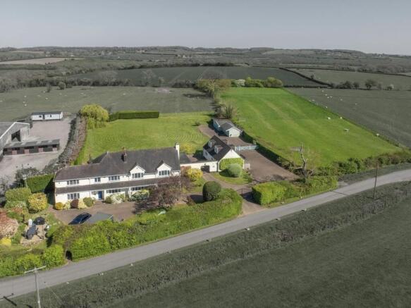 5 bed property, in Nr. Henley-In-Arden B95, £1,350,000