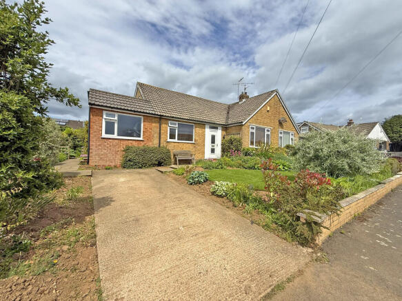 2 bed property, in Ridge Green, £285,000