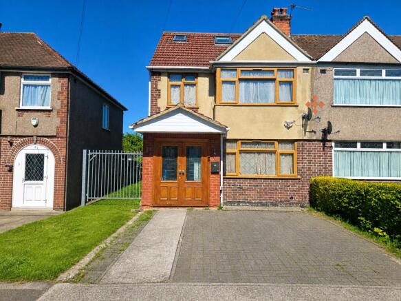 4 bed property, in Cheddar Waye, £649,950