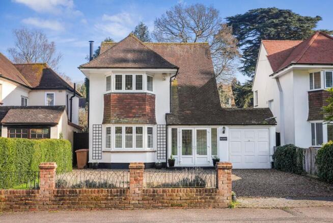 3 bed property, in Outwood Lane, £875,000