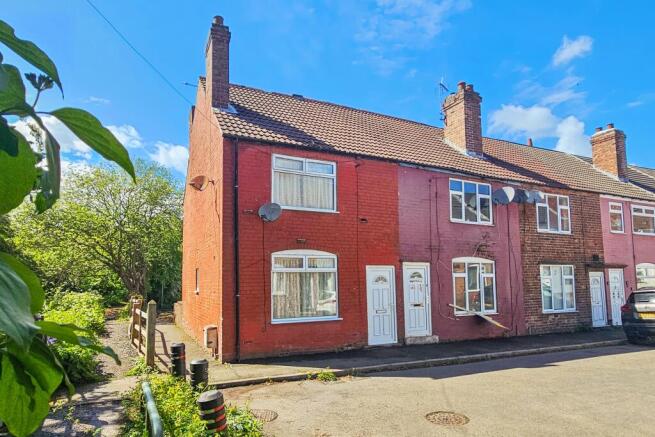 2 bed property, in Scarsdale Street, £65,000