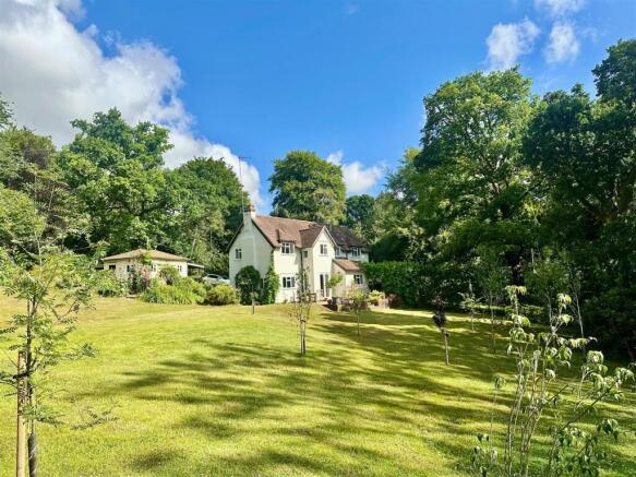 4 bed property, in Powntley Copse, £1,000,000