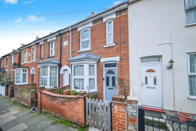 2 bed property, in Albion Grove, £210,000