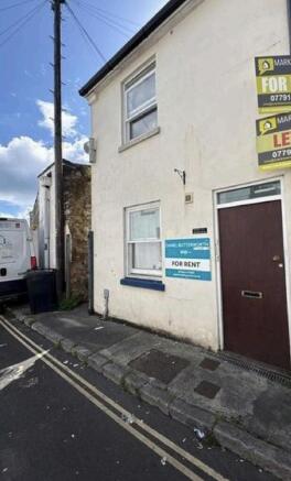1 bed property, in Melville Street, £80,000