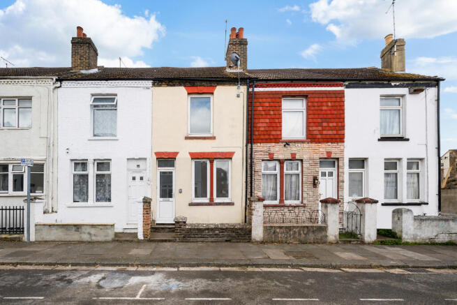 3 bed property, in Devonshire Road, £250,000