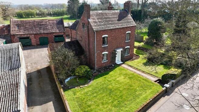 5 bed property, in Village Farm (Lot 1), £880,000