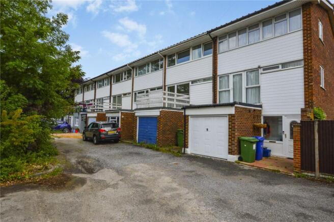 4 bed property, in Cross Street, £370,000