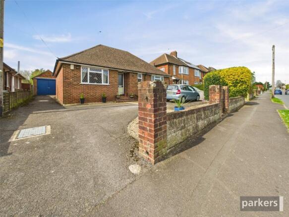 3 bed property, in Meadow Road, £550,000