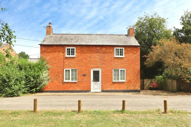 3 bed property, in West Street, £300,000