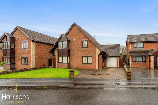 3 bed property, in Waters Edge, £360,000