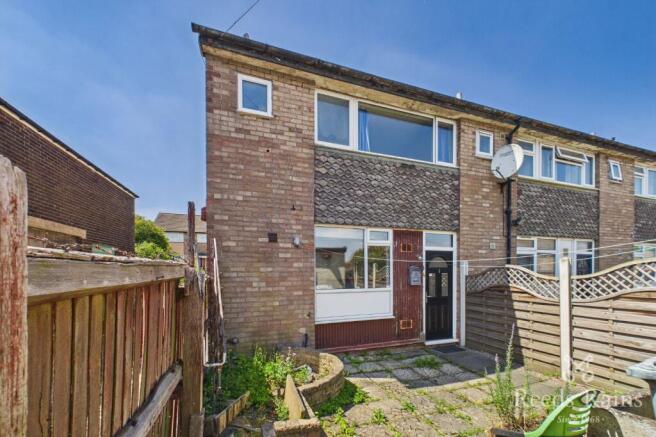 2 bed property, in Heathcroft Bank, £110,000