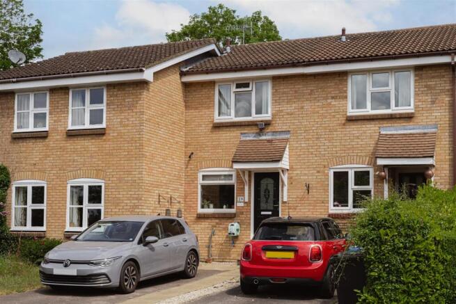 2 bed property, in Kings Mead, £400,000