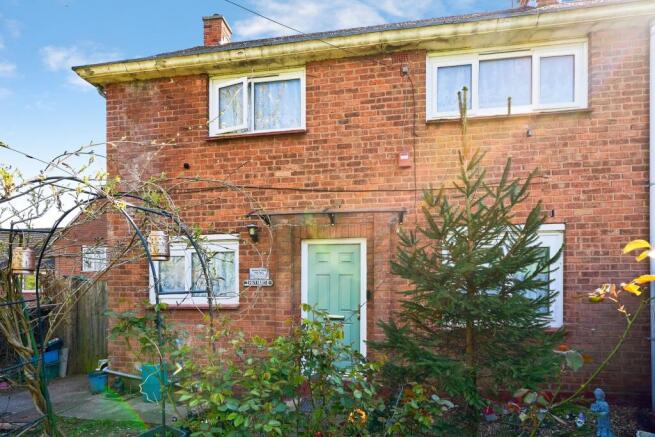 3 bed property, in Bull Lane, £239,000