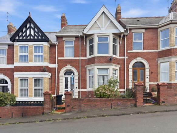 2 bed property, in Richmond Road, £130,000
