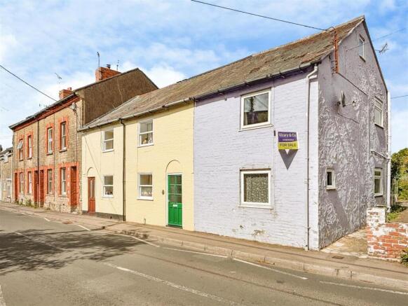 2 bed property, in North Allington, £235,000