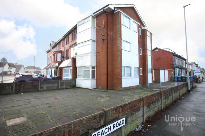 3 bed property, in Beach Road, £163,150