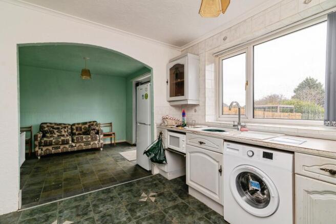 3 bed property, in Bramerton Road, £230,000