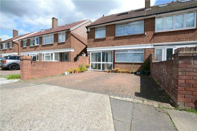 4 bed property, in Forris Avenue, £665,000