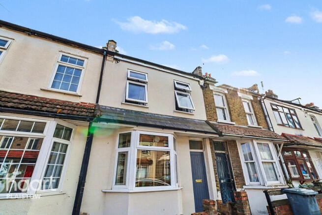2 bed property, in Desford Road Canning Town, £400,000