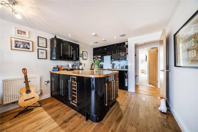 2 bed property, in Seren Park Gardens, £525,000