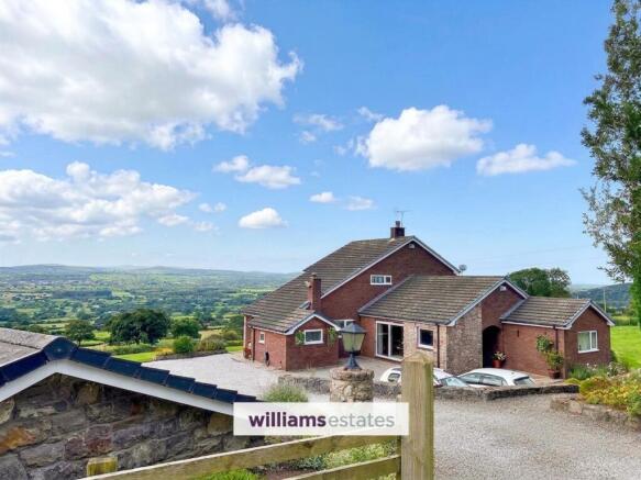 3 bed property, in Castell, £650,000