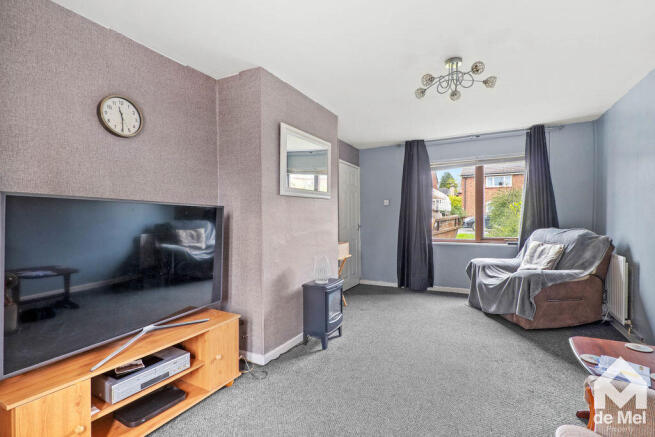 3 bed property, in Longlands Road, £250,000