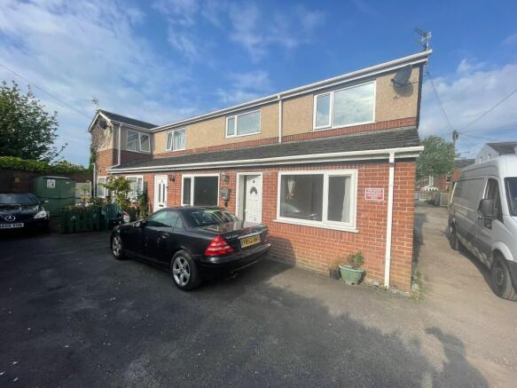 2 bed property, in 5 Esplanade Mews, £30,000