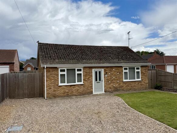 2 bed property, in Kirkgate, £175,000