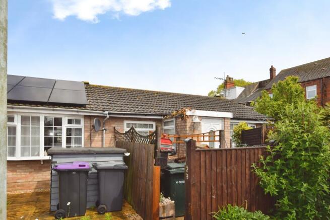 2 bed property, in Langton Court, £70,000